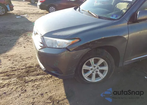 2013 Toyota Highlander Base V6 from USA, damaged, VIN 5TDBK3EH2DS203252